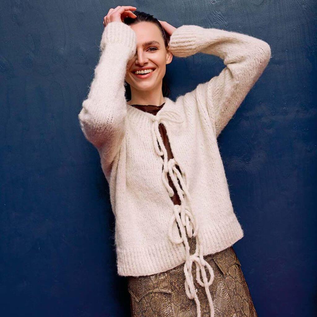 Kurze Jacke Eloise Strickanleitung von Lang Yarns