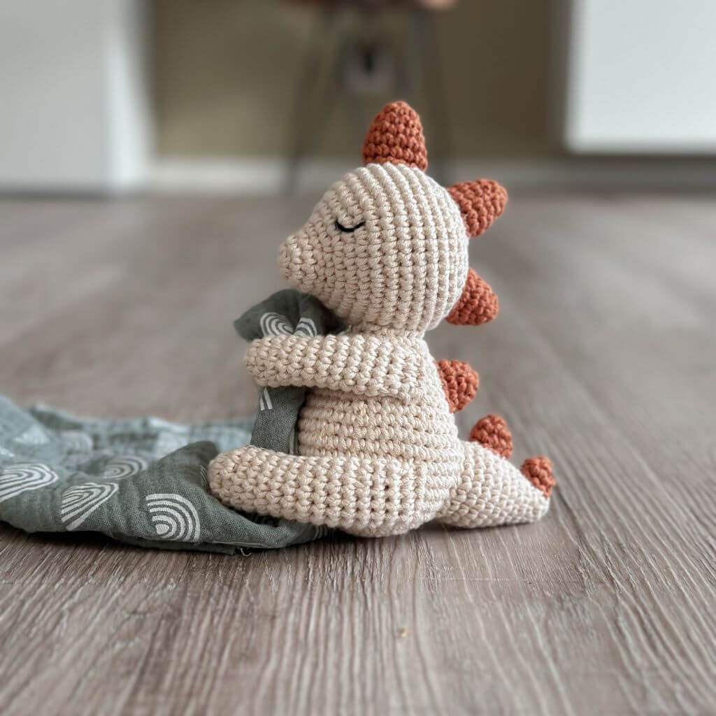 AO Design Pattern Schmuse Dino Häkelanleitung - AO Design (PDF) Lieblingsgarn