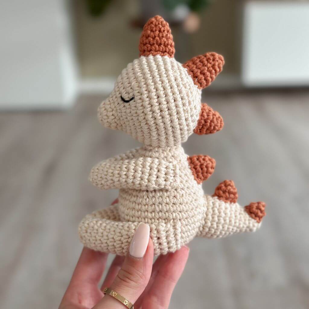 AO Design Pattern Schmuse Dino Häkelanleitung - AO Design (PDF) Lieblingsgarn