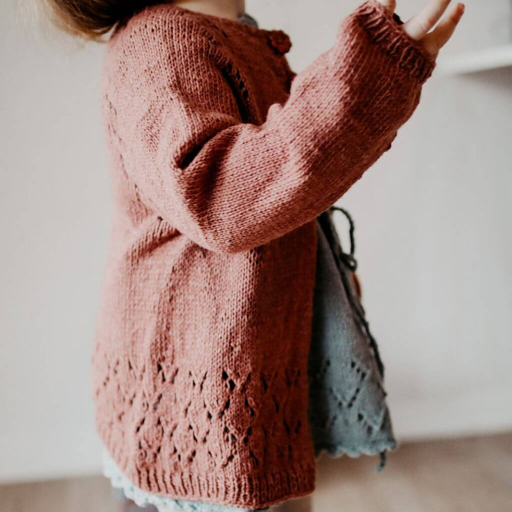 Appelbanne Design Strickjacke Edla Kofte Strickanleitung - Appelbanne Design (PDF) Lieblingsgarn