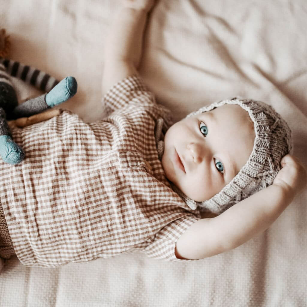 Appelbanne Design Baby Mütze Enna Bonnet Strickanleitung - Appelbanne Design (PDF) Lieblingsgarn