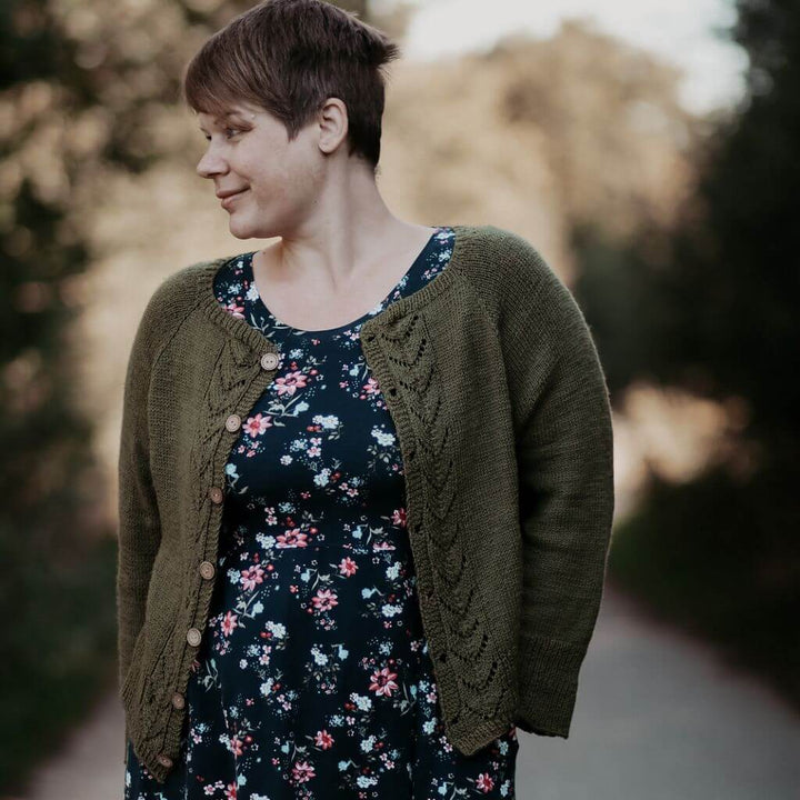 Appelbanne Design Strickjacke Ole Kofte for Ladys Shorty Strickanleitung - Appelbanne Deisgn (PDF) Lieblingsgarn