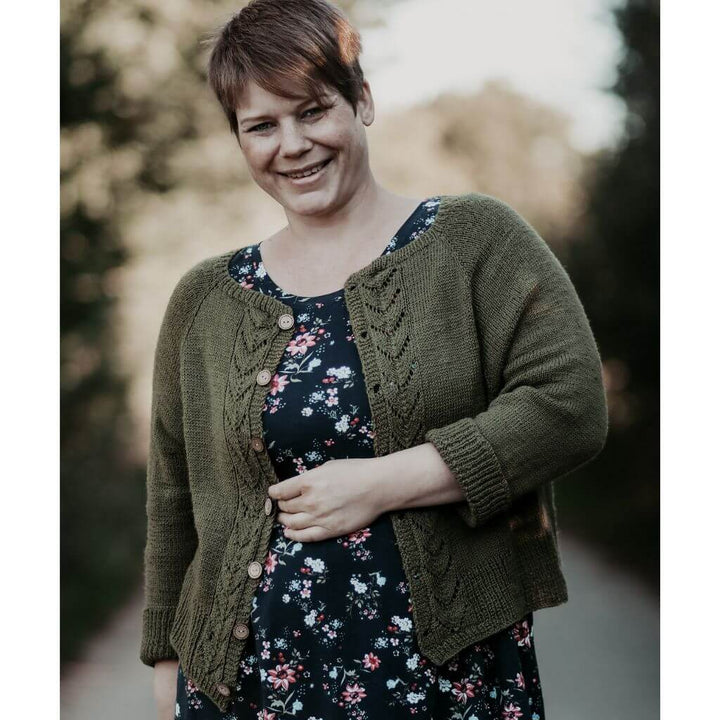 Appelbanne Design Strickjacke Ole Kofte for Ladys Shorty Strickanleitung - Appelbanne Deisgn (PDF) Lieblingsgarn