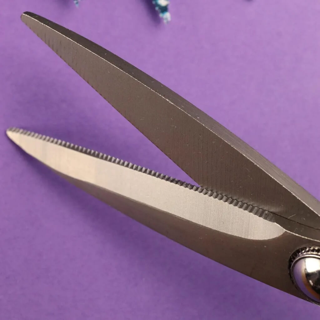 Bohin Nähschere mikroverzahnt 5cm