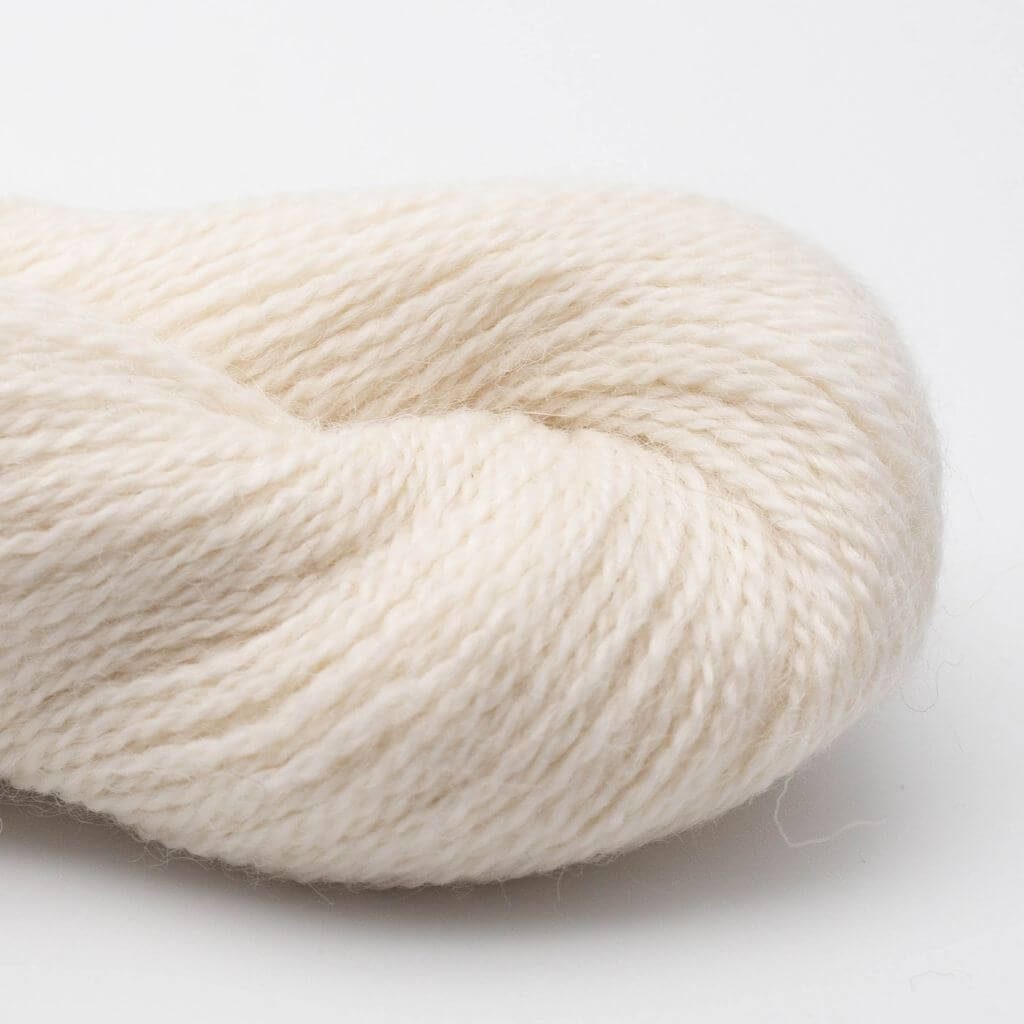 BC Garn 100 - Naturweiß (ungefärbt) RAS BC Garn Babyalpaca 10/2 RAS Lieblingsgarn