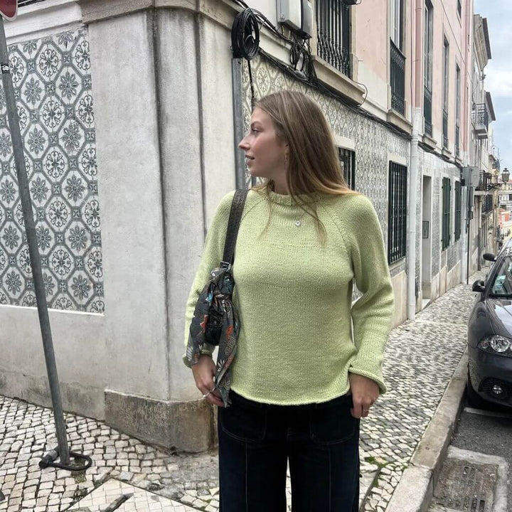 Amalia Studio Calla Sweater Strickanleitung – Produktansicht bei bei bei bei bei bei bei bei bei bei bei bei Lieblingsgarn