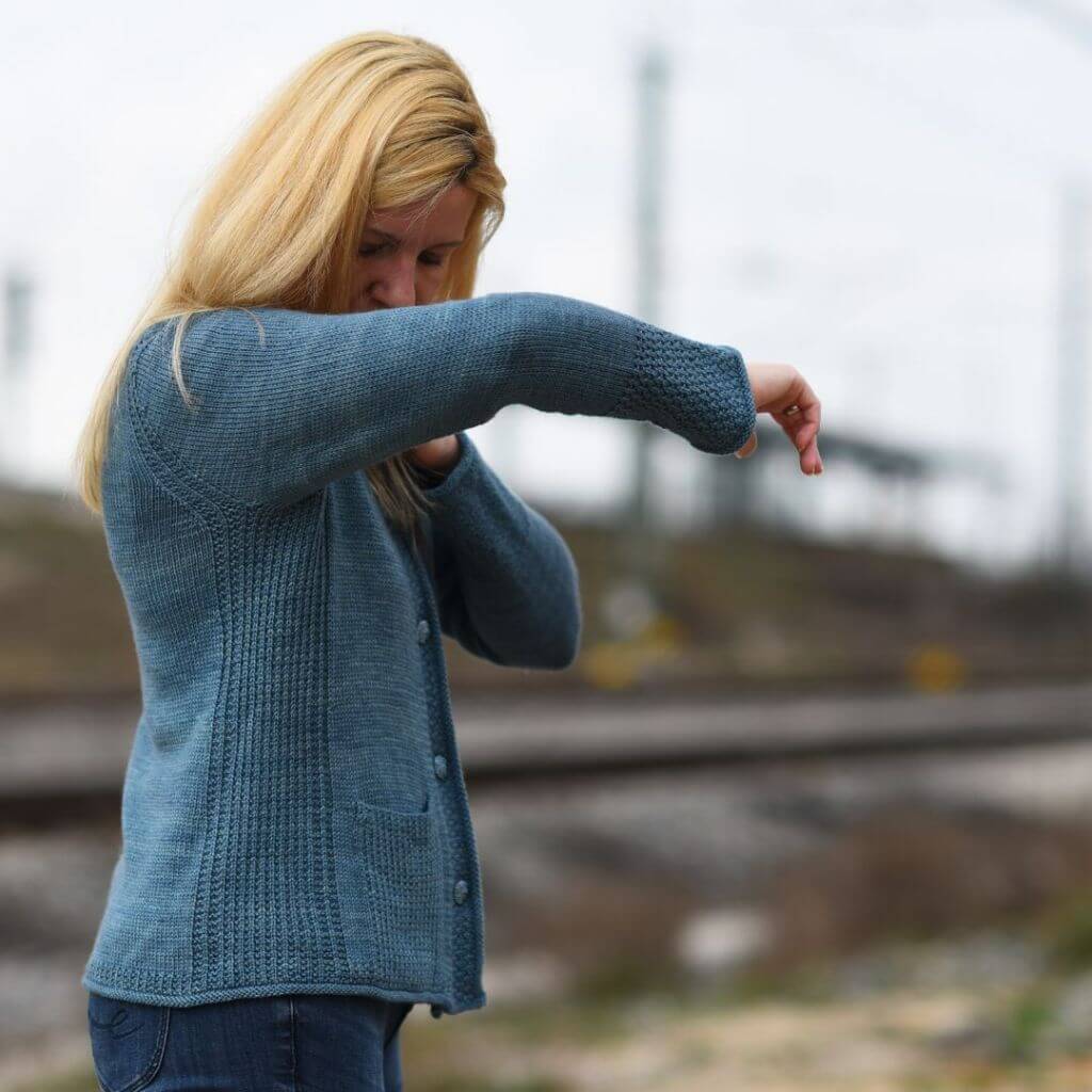 Christina Körber-Reith Monday in Blue Strickjacke - Christiana Körber-Reith (PDF) Lieblingsgarn