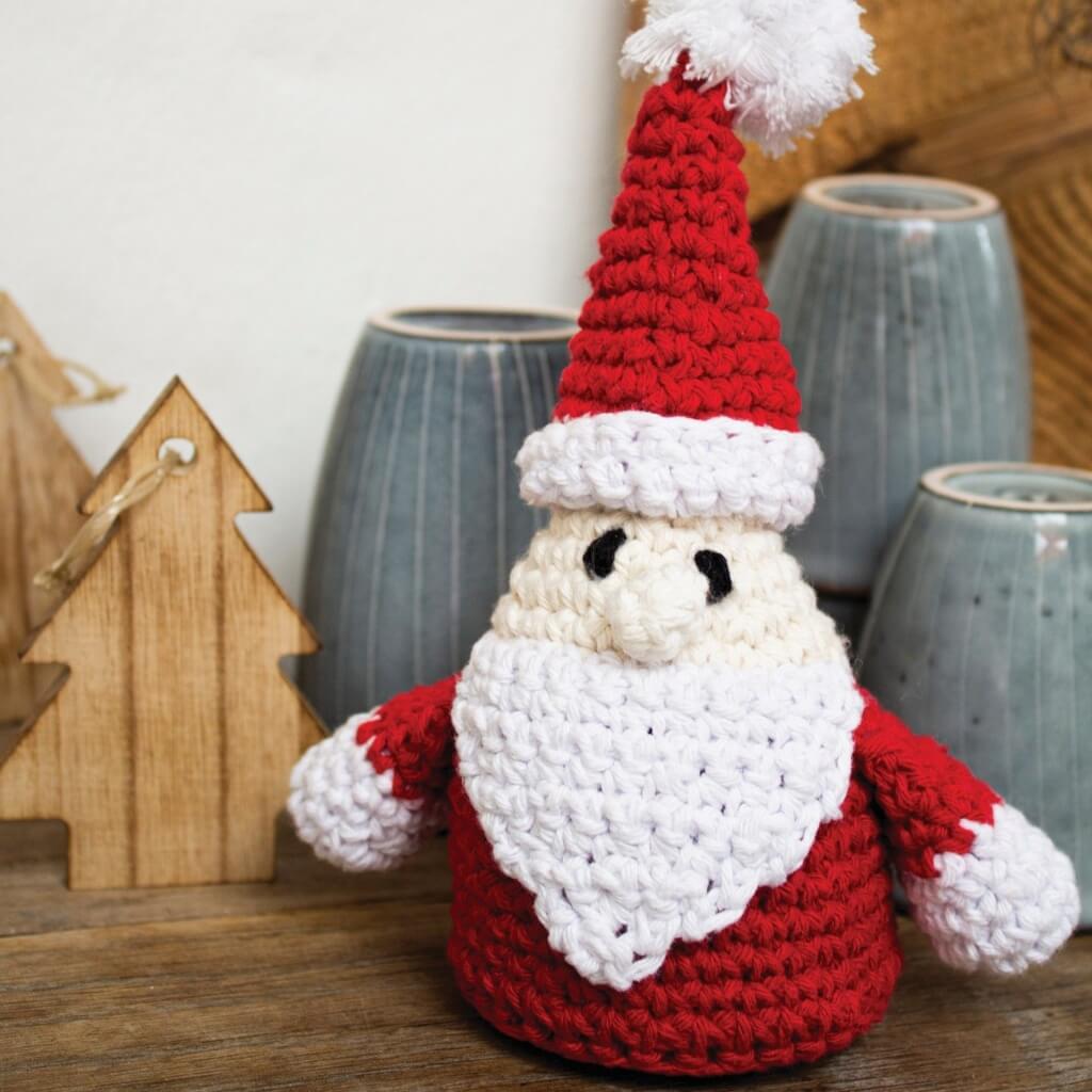 Hoooked Amigurumi Weihnachtsmann Häkelset - Hoooked Lieblingsgarn