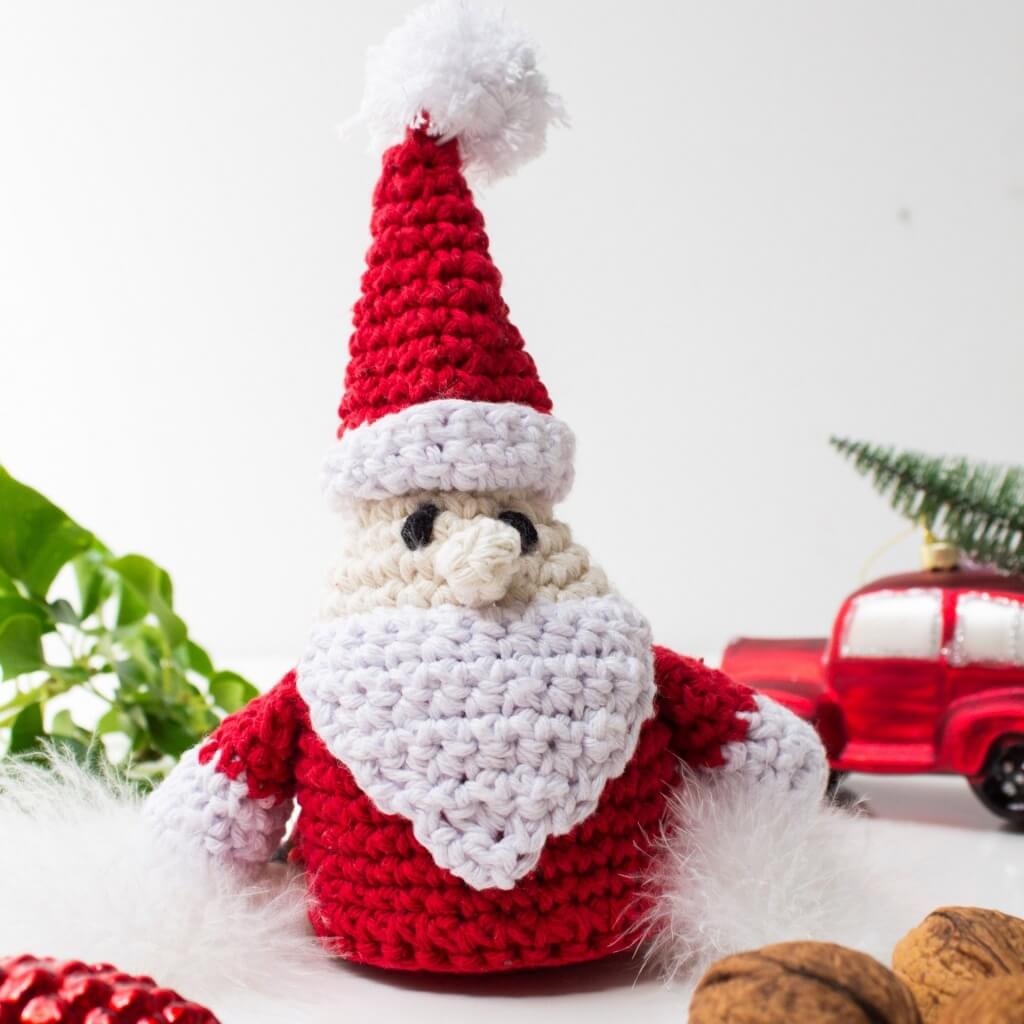 Hoooked Amigurumi Weihnachtsmann Häkelset - Hoooked Lieblingsgarn