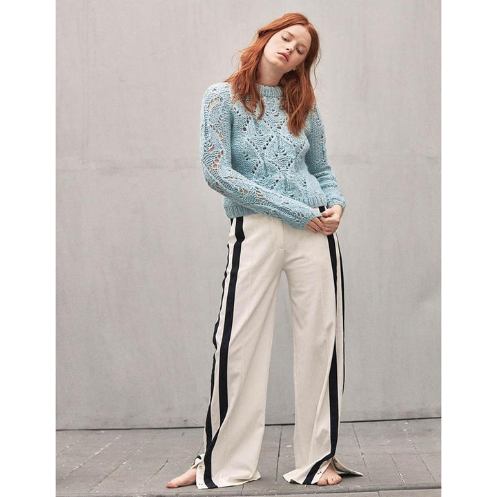 Pullover mit Lochmuster Strickanleitung - Sandnes Garn / Liv Stangeland (PDF) bei bei Lieblingsgarn