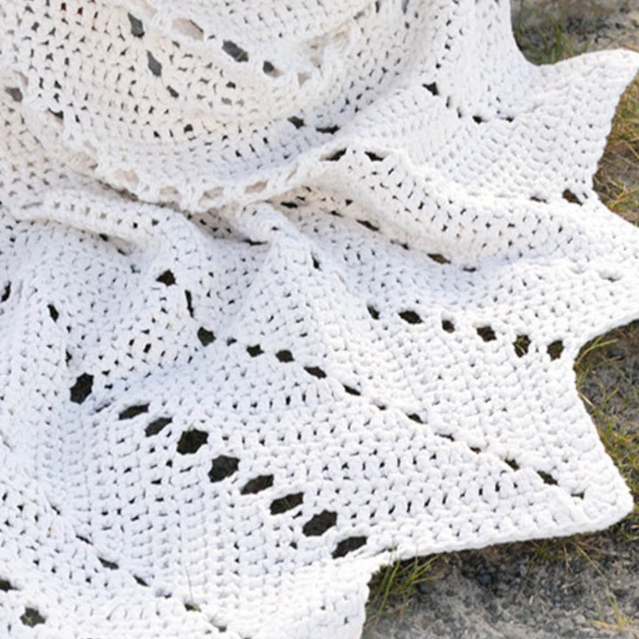 Drops Design Pattern Unfolding Wings Decke Häkelset - Drops (PDF) Lieblingsgarn