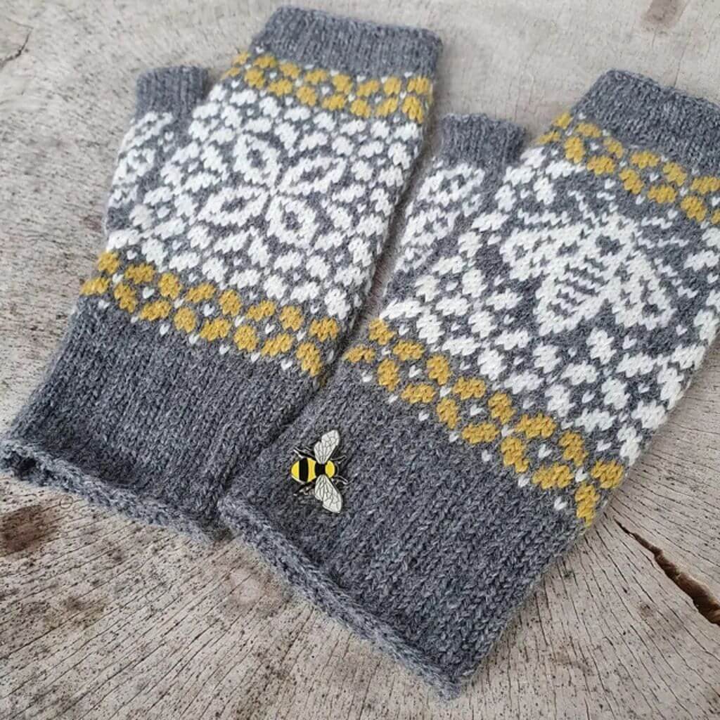 Ducathi Handschuhe Bee Creative Mittens Strickanleitung - Ducathi (PDF) Lieblingsgarn
