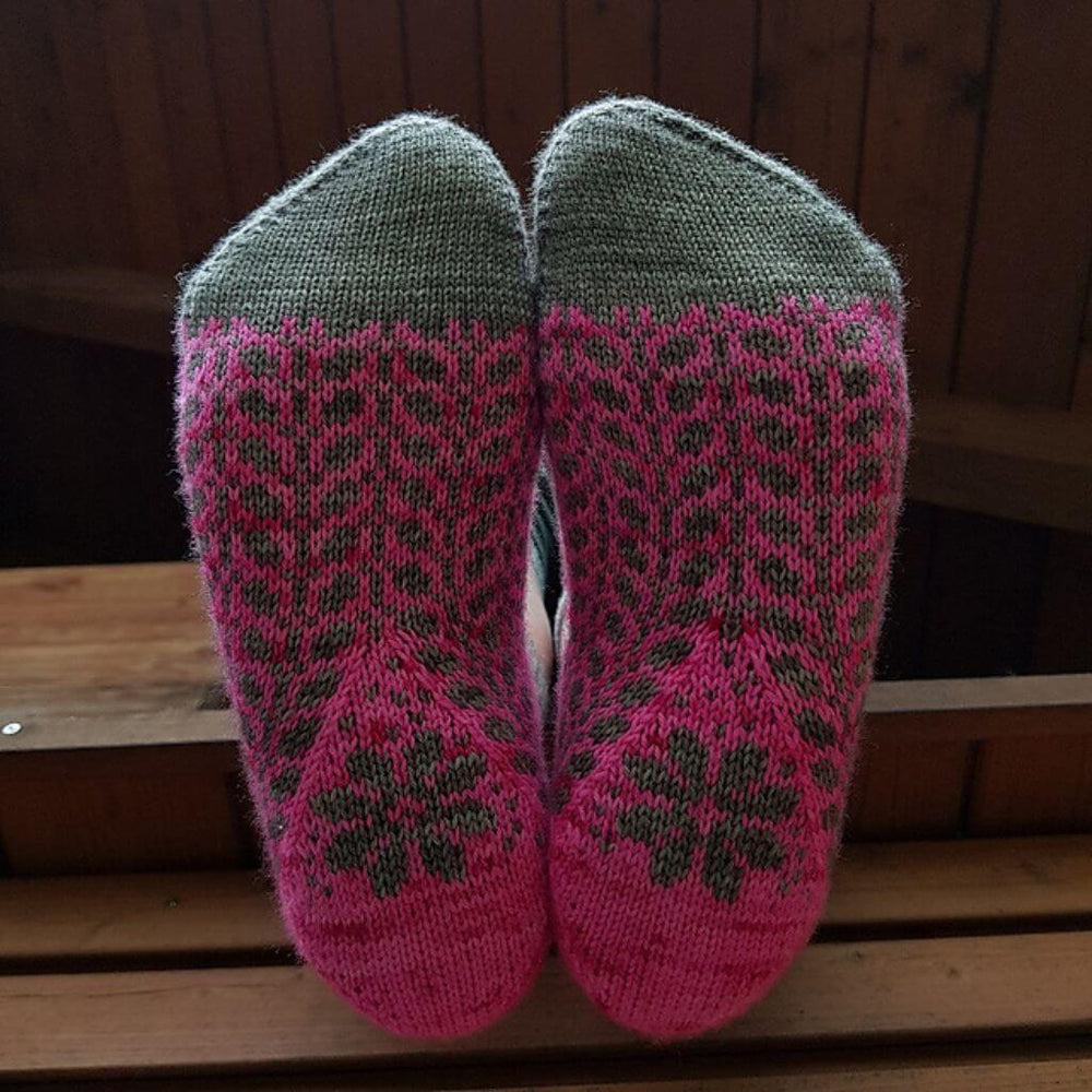Ducathi Pattern Socken Power Flower Mai Strickanleitung - Ducathi (PDF) Lieblingsgarn