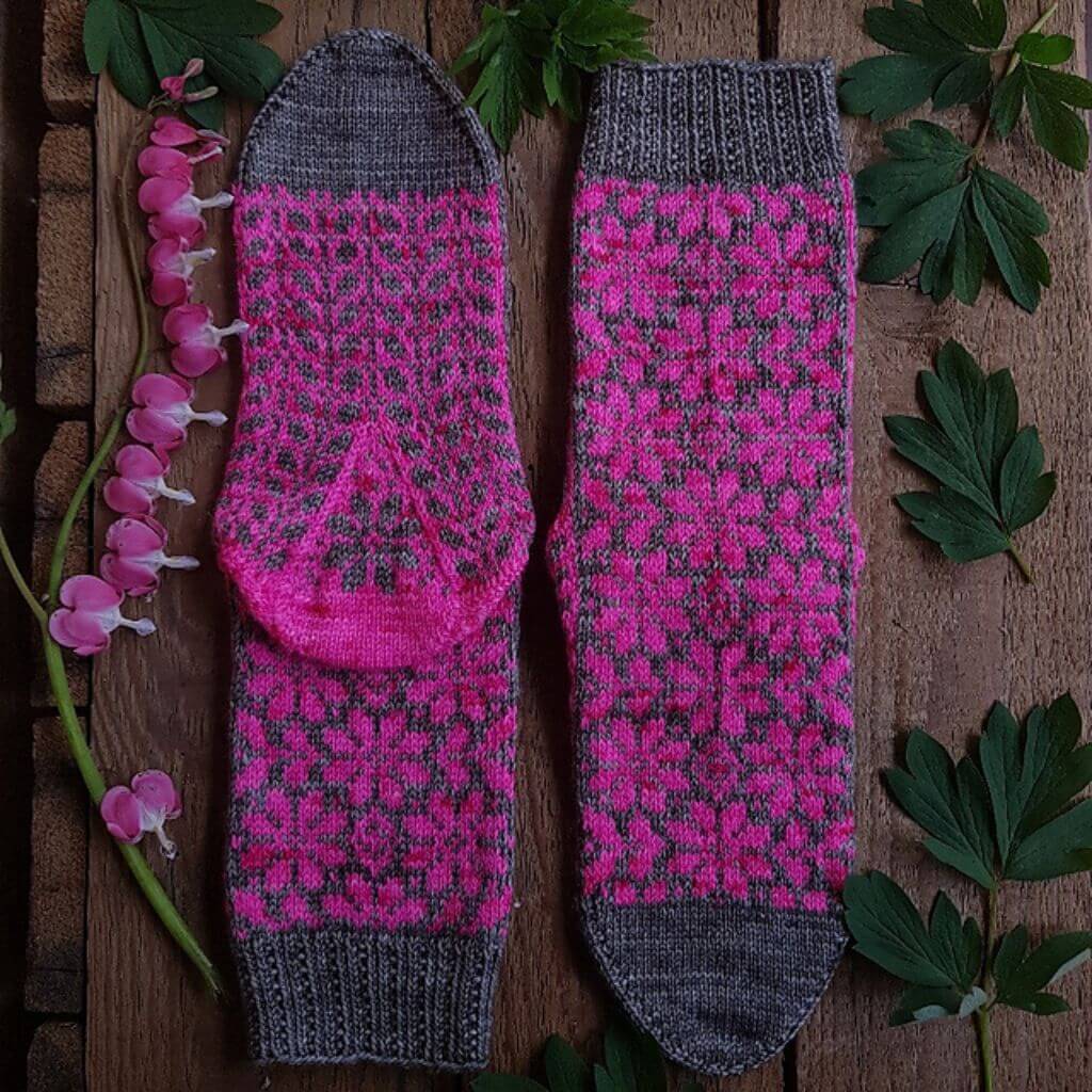 Ducathi Pattern Socken Power Flower Mai Strickanleitung - Ducathi (PDF) Lieblingsgarn