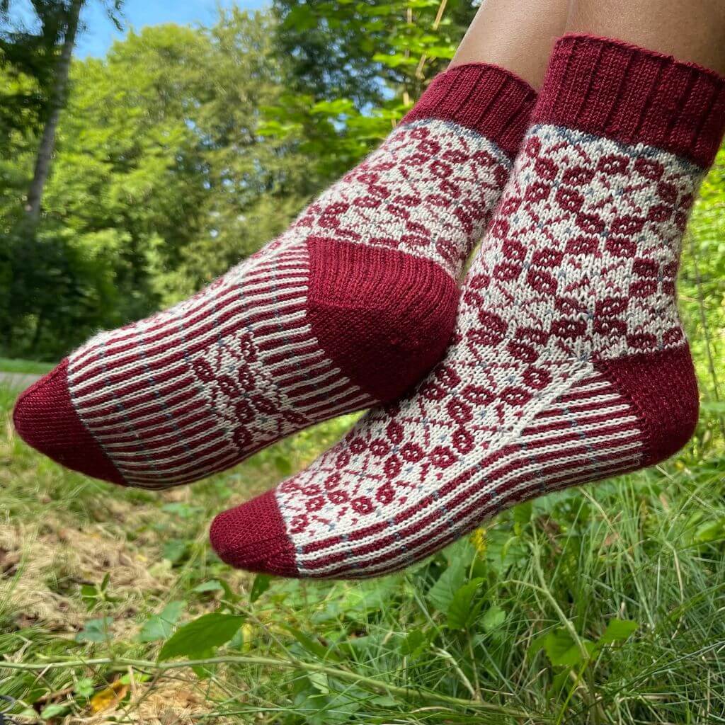 Zeitlose 3 Socken Strickanleitung - Ducathi (PDF)