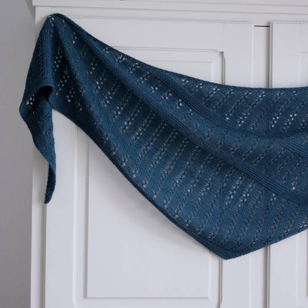 Eviknitwear Pattern Schal Blaubeeren Shawl Strickanleitung - Eviknitwear (PDF) Lieblingsgarn