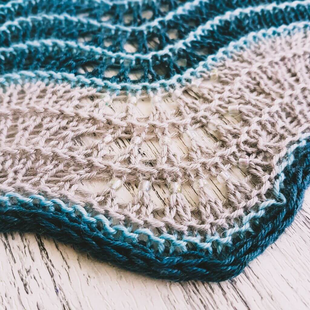 Feinmotorik Pattern Tuch Behind Blue Eyes Strickanleitung - Feinmotorik (PDF) Lieblingsgarn