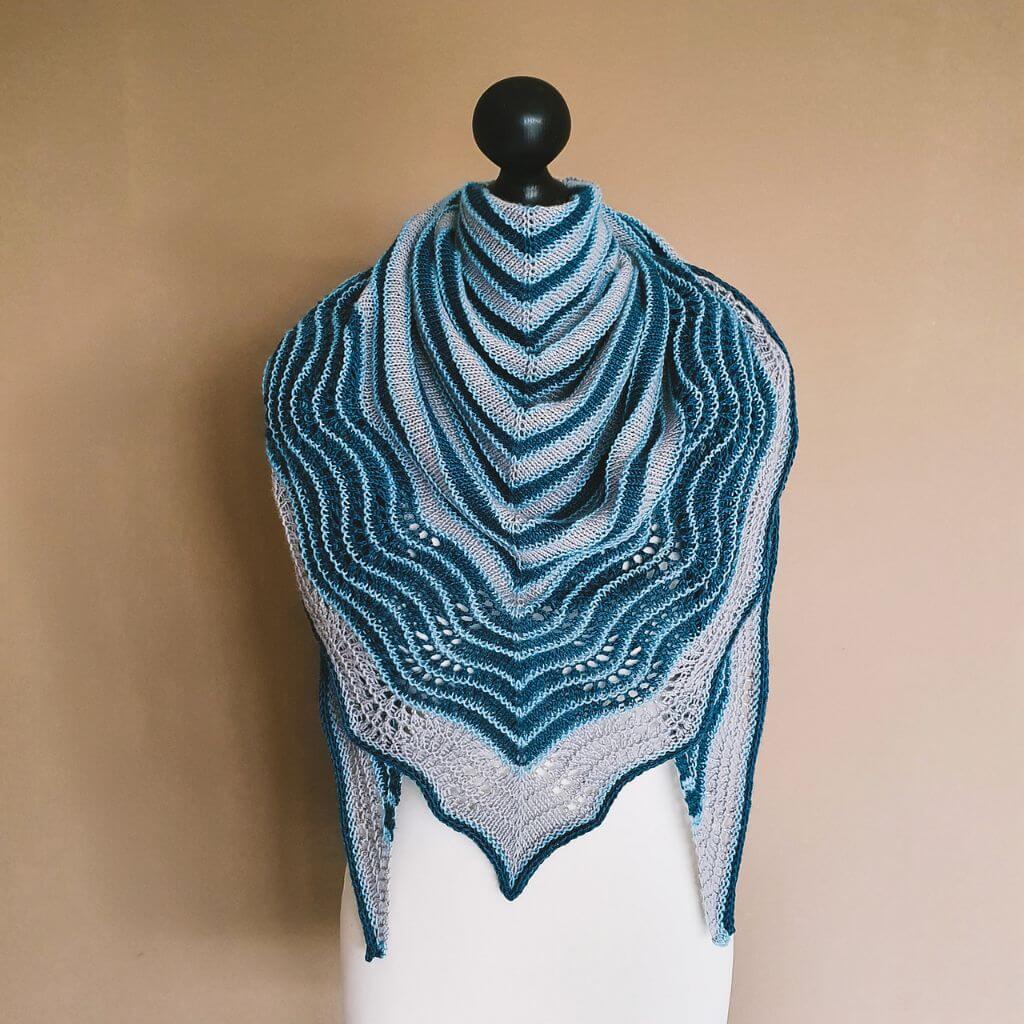 Feinmotorik Pattern Tuch Behind Blue Eyes Strickanleitung - Feinmotorik (PDF) Lieblingsgarn