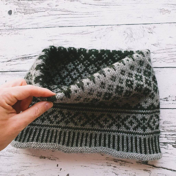 Feinmotorik Pattern Jaqaru Cowl und Mütze Strickanleitung - Feinmotorik (PDF) Lieblingsgarn