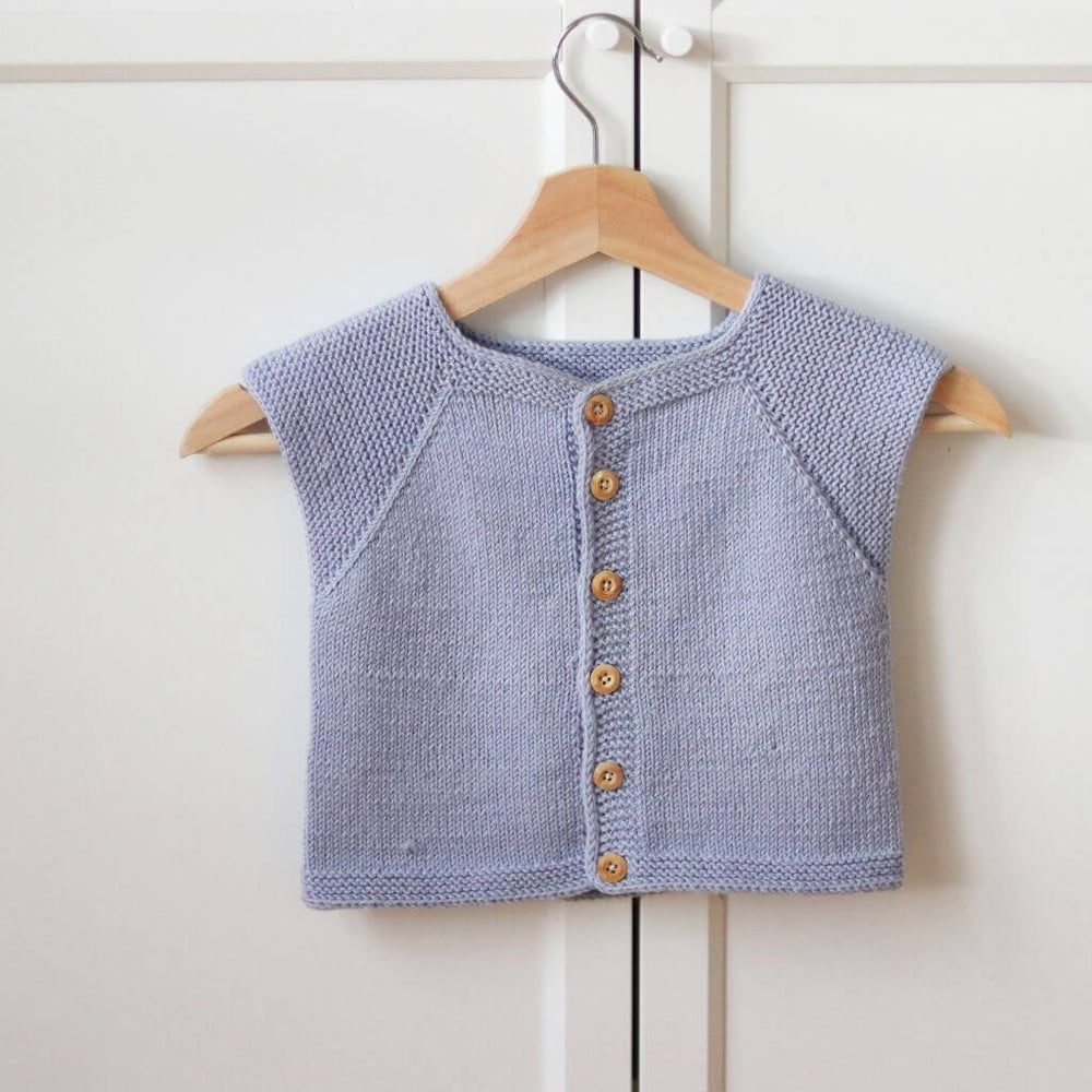 Frau Riedel strickt Garda Vest Mini Strickanleitung - Frau Riedel strickt (PDF) Lieblingsgarn