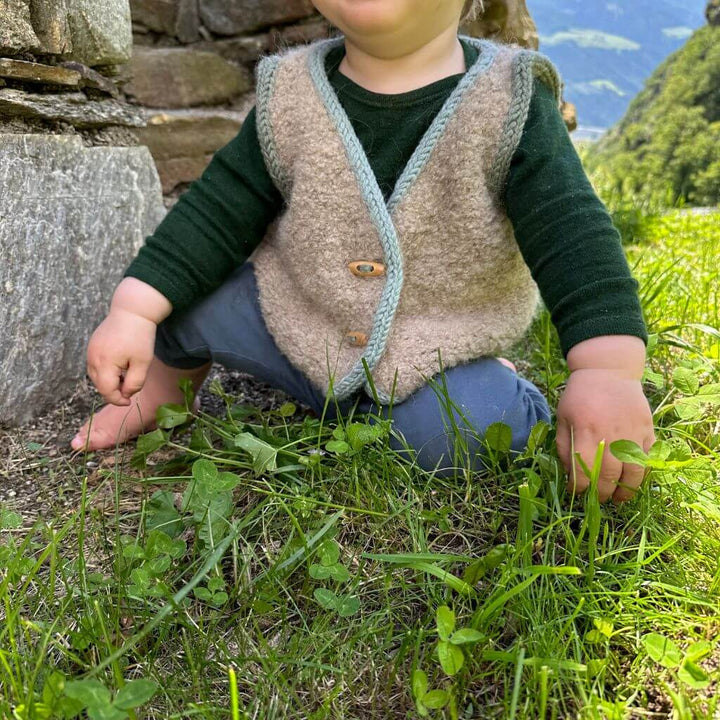 Frau Riedel strickt Weste Toni Mini Strickanleitung - Frau Riedel strickt (PDF) Lieblingsgarn