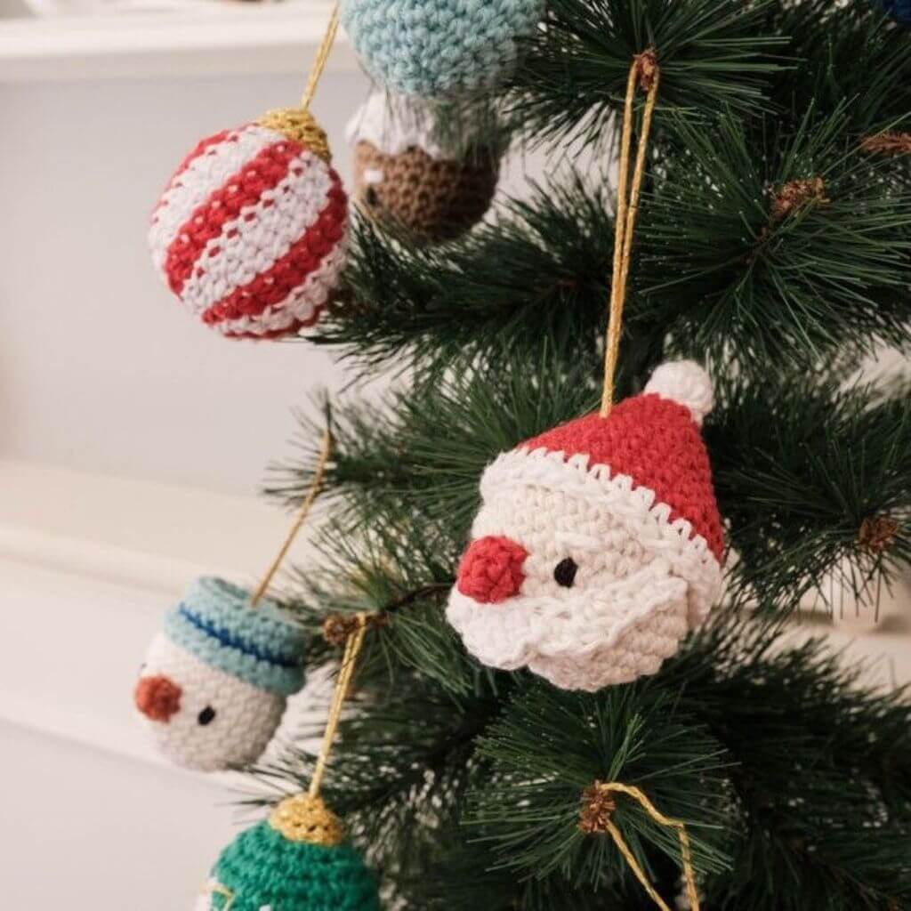 Hoooked Hoooked DIY Häkelset Weihnachtskugeln Wonderland Lieblingsgarn