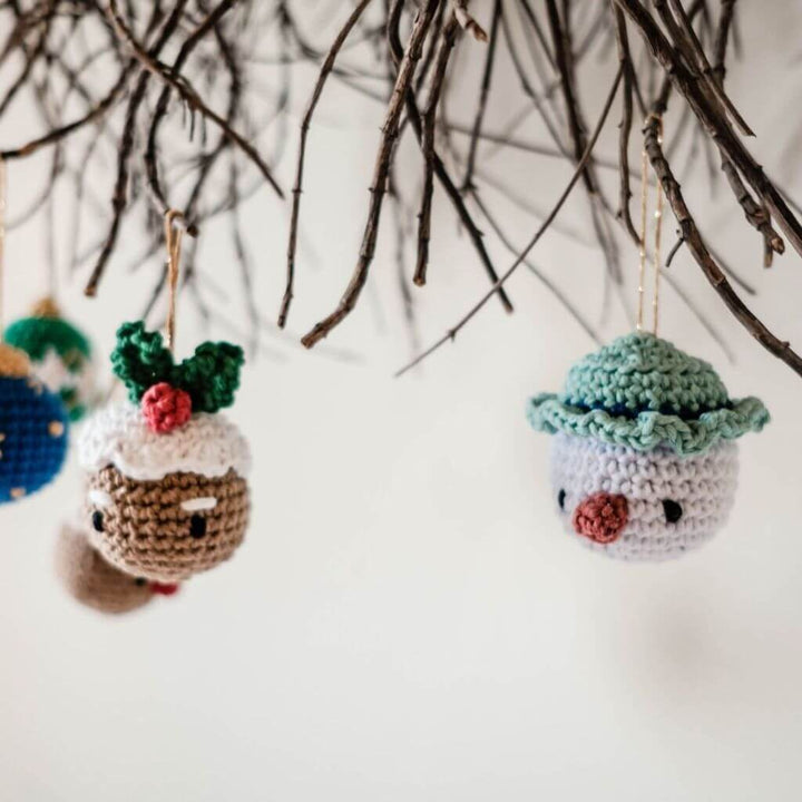 Hoooked Hoooked DIY Häkelset Weihnachtskugeln Wonderland Lieblingsgarn
