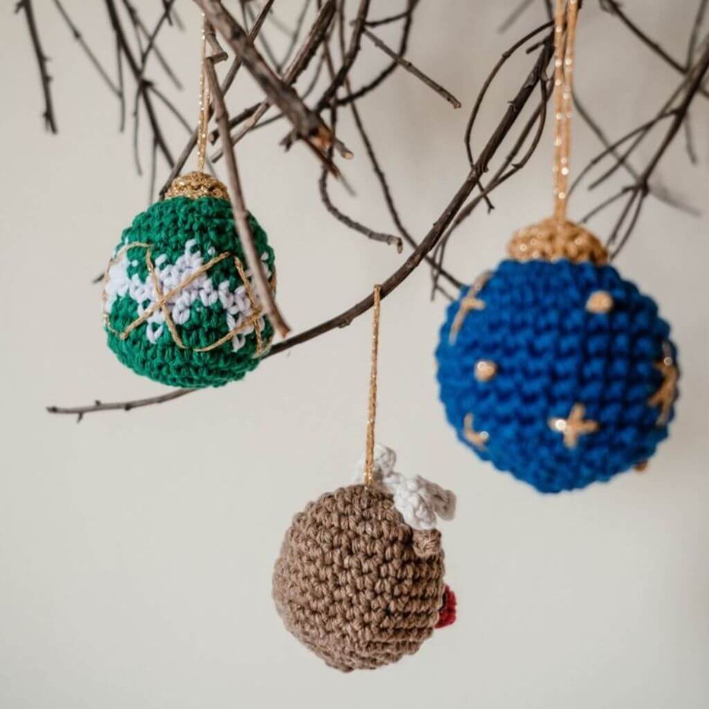 Hoooked Hoooked DIY Häkelset Weihnachtskugeln Wonderland Lieblingsgarn