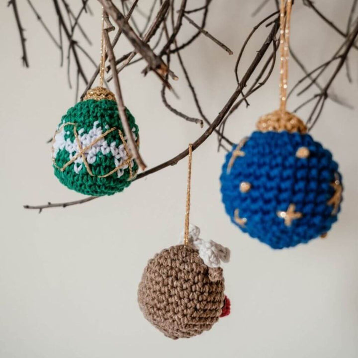 Hoooked Hoooked DIY Häkelset Weihnachtskugeln Wonderland Lieblingsgarn