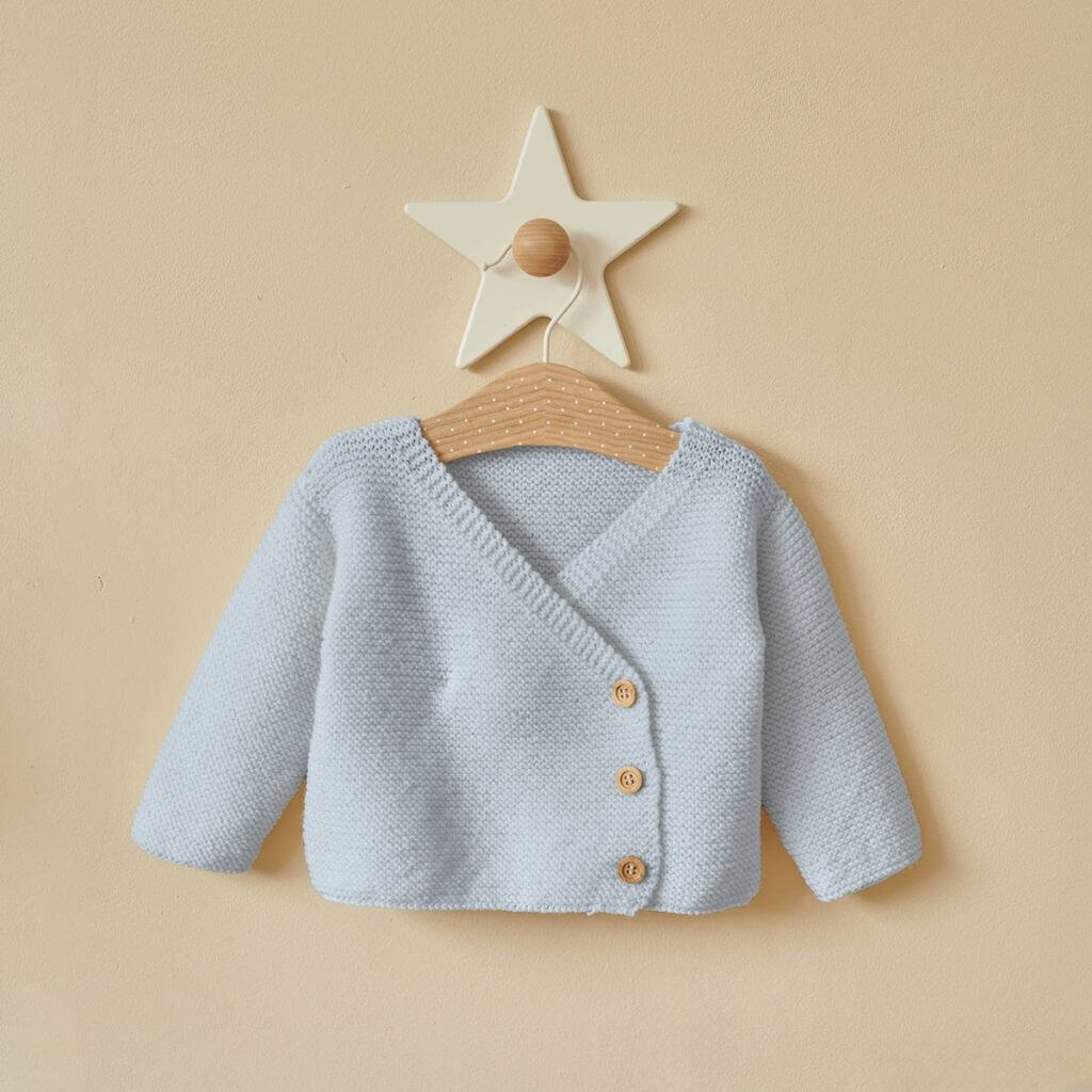 babyjacke mit handschuhen Baby Jacke Strickanleitung von Katia