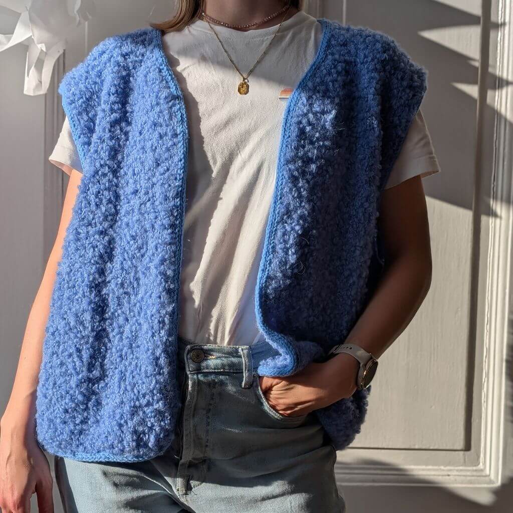 Knitmitjo Fluffy Fleece Vest Strickanleitung - Knitmitjo (PDF) Lieblingsgarn