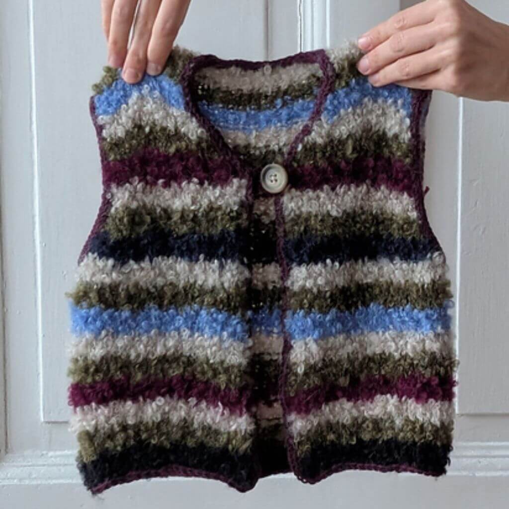Knitmitjo Pattern Mini Fluffy Fleece Vest Strickanleitung - KnitmitJo (PDF) Lieblingsgarn