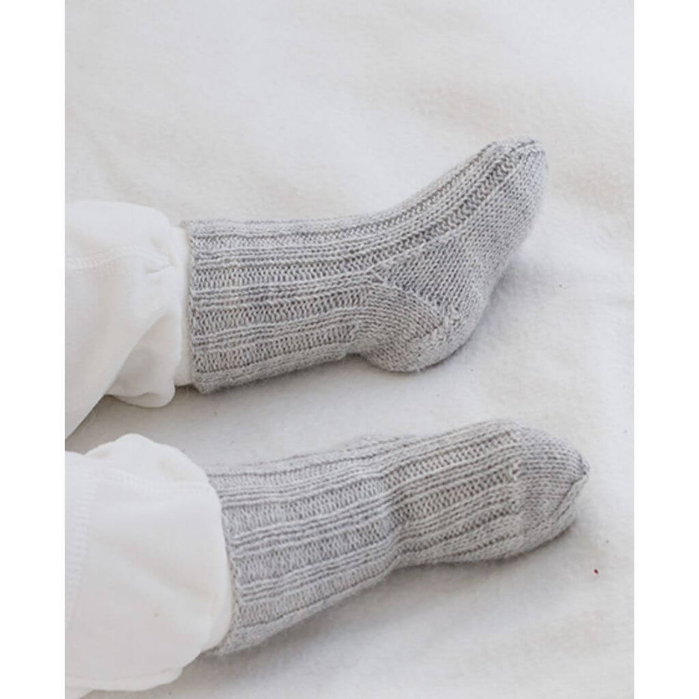 Drops Design Pattern Baby Socken Little Pearl Socks Strickset - Drops (PDF) bei bei bei bei bei bei bei bei Lieblingsgarn
