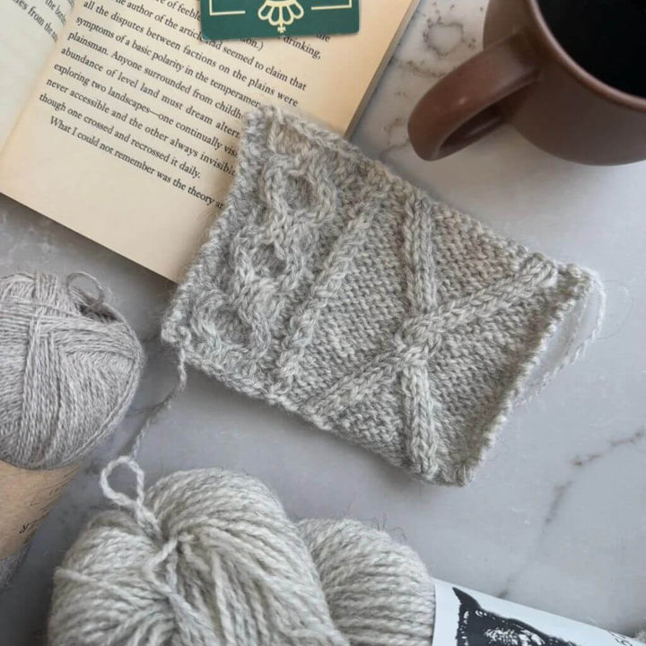 PetiteKnit Dagmar Neck Strickanleitung - PetiteKnit (Heft) Lieblingsgarn