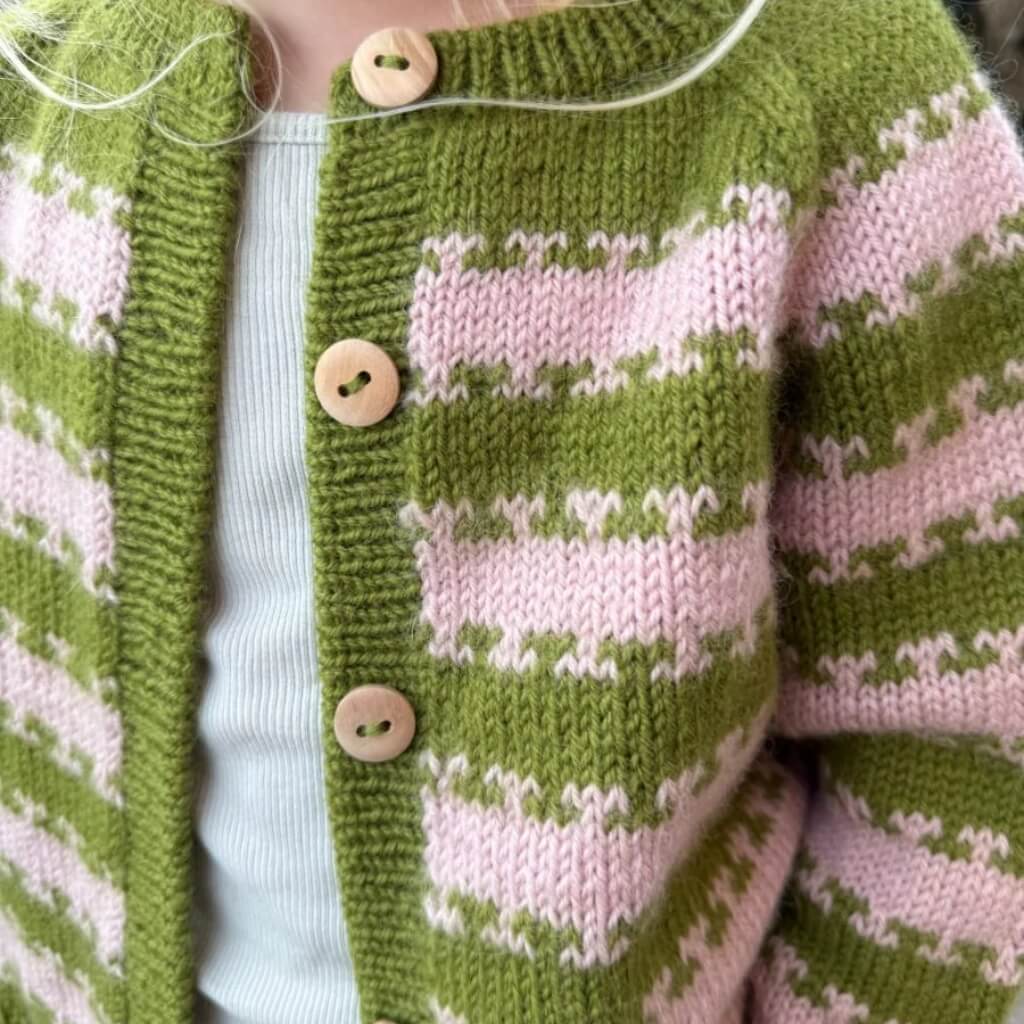PetiteKnit Strickjacke Key Cardigan Junior Strickanleitung - PetiteKnit (Heft) Lieblingsgarn
