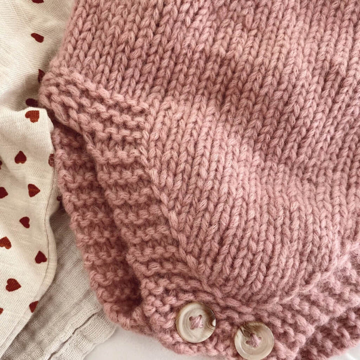 PetiteKnit Pattern Strampler Kleiner Bruder Strickanleitung - PetiteKnit (Heft) Lieblingsgarn