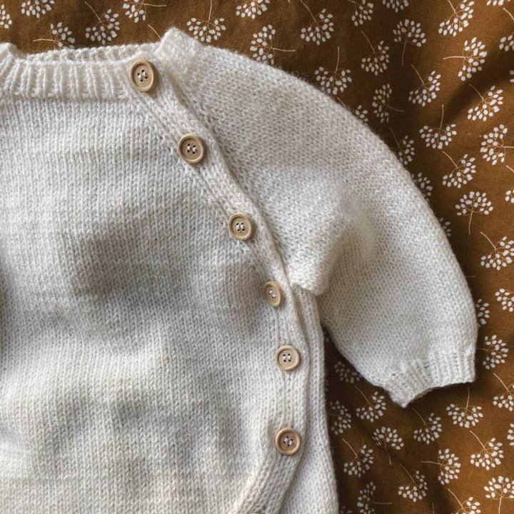 PetiteKnit Pattern Strampler Monday Suit Strickanleitung - PetiteKnit (Heft) Lieblingsgarn