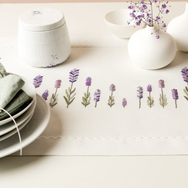 Rico Design Rico Design Stickset Tischläufer Lavendel Lieblingsgarn