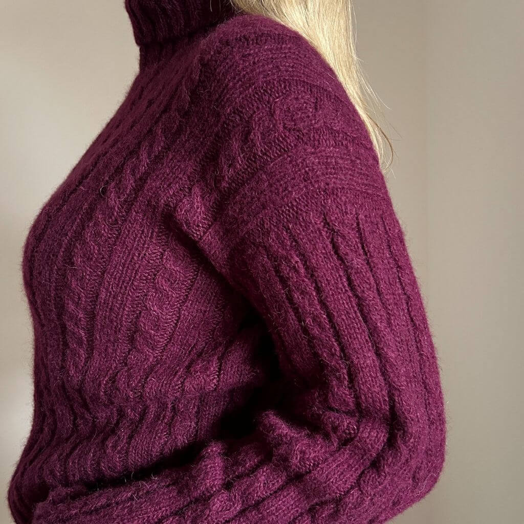 Rita Koch Burgundy Sweater Pullover mit Zopfmuster Strickanleitung - Rita Koch (PDF) Lieblingsgarn