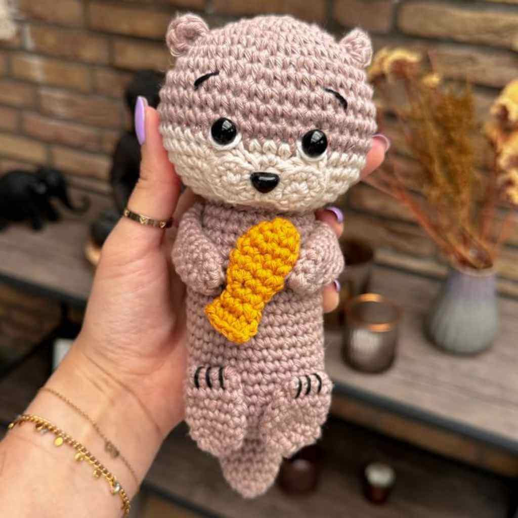 AO Design Spieluhr Otter Häkelanleitung – Produktansicht bei bei bei bei bei bei bei bei bei bei bei bei bei Lieblingsgarn