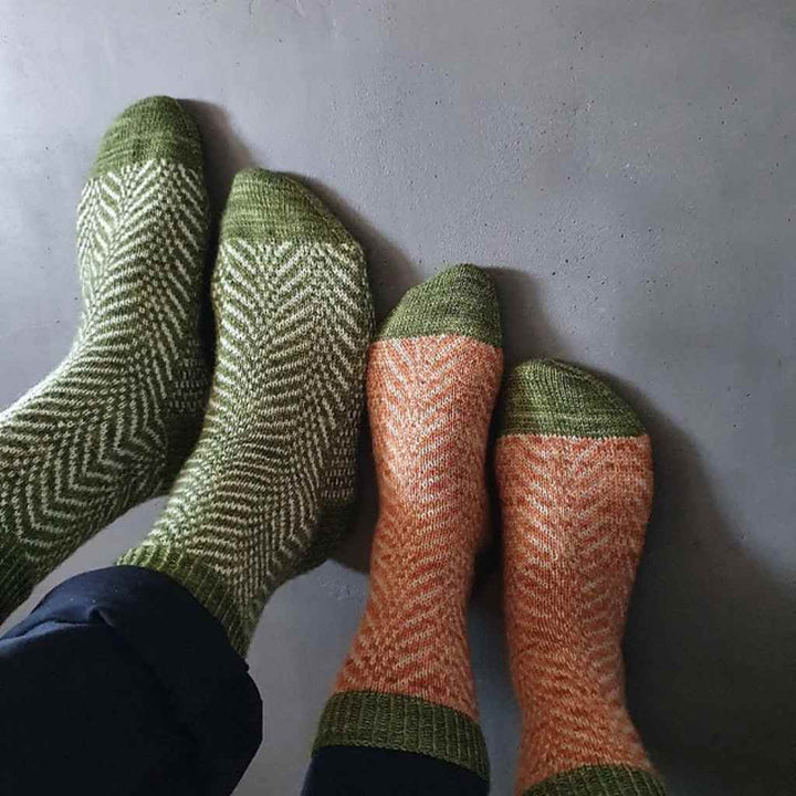 Ducathi Caleido Socks Strickanleitung – Produktansicht bei Lieblingsgarn