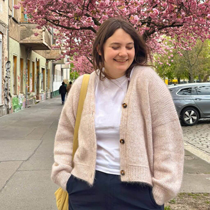 wemadewardrobe Maja Cardigan V-Neck Strickanleitung - wemadewardrobe (PDF) Lieblingsgarn