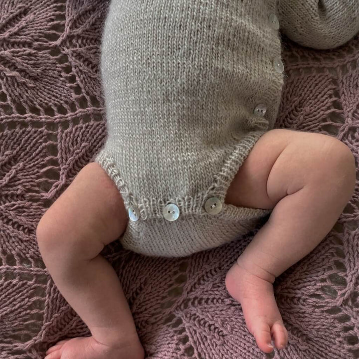 Yndestrikk Pattern Baby Knöpfebody Strickanleitung - Yndestrikk (PDF) Lieblingsgarn